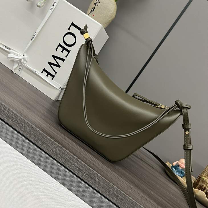 Picture of Loewe Handbags _SKUfw239895052fw